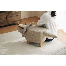 ※箱潰れあり【カーキ】恐竜モチーフのスツール Triceratops（トリケラトプス）